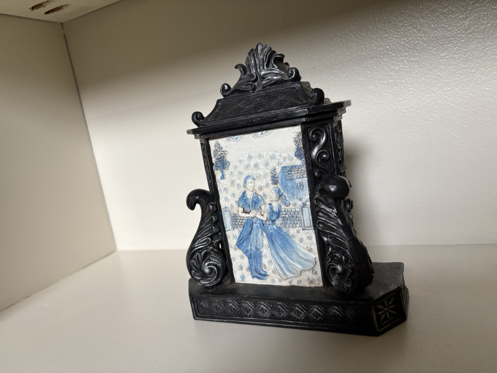 House Decoration|Black Stone Border With Mini Mural|Perfect For Your House