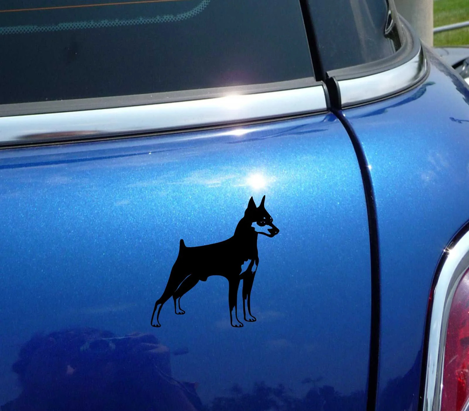 DETAILED MINIATURE PINSCHER MINI MIN PIN GRAPHIC DECAL STICKER ART CAR WALL
