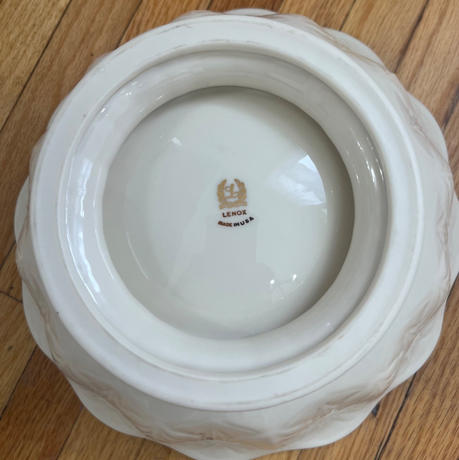 Lenox footed Bowl scalloped,embossed,3D , 24k gold trim