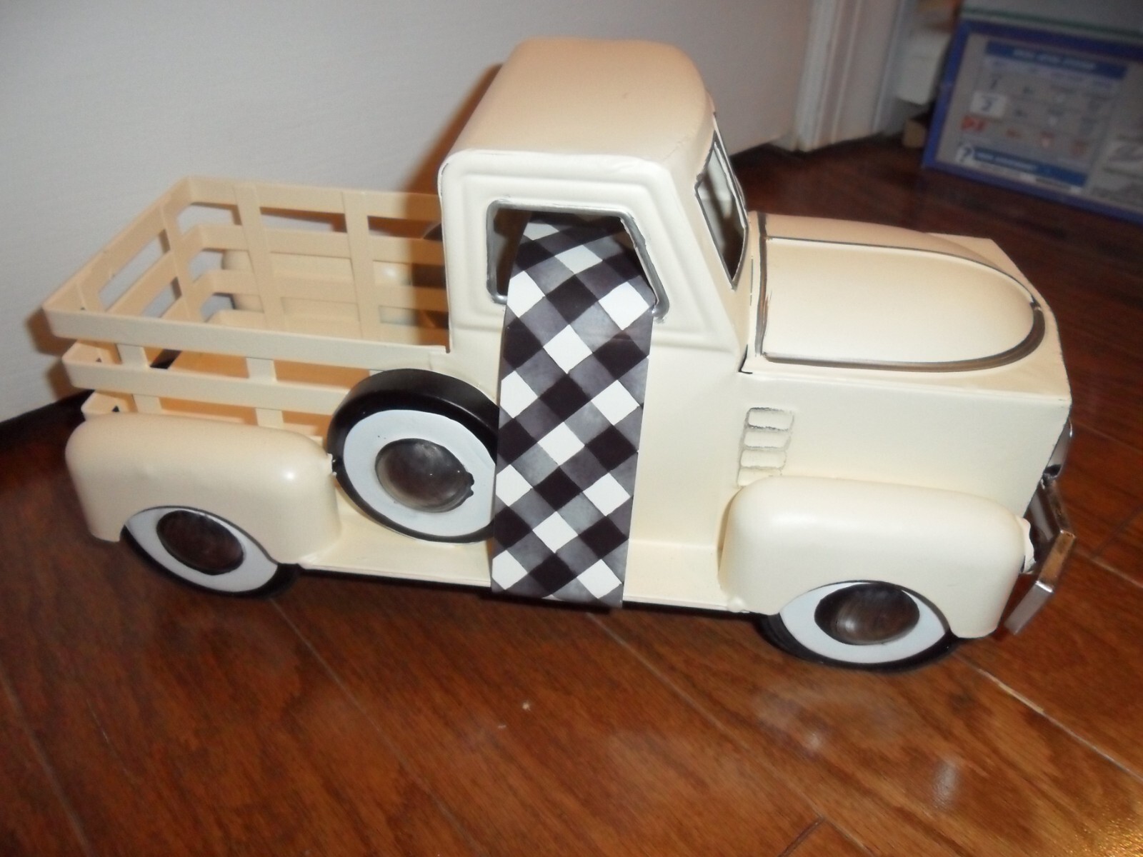 Beige Metal Truck Decoration Happy Hollidays Rustic Home Style