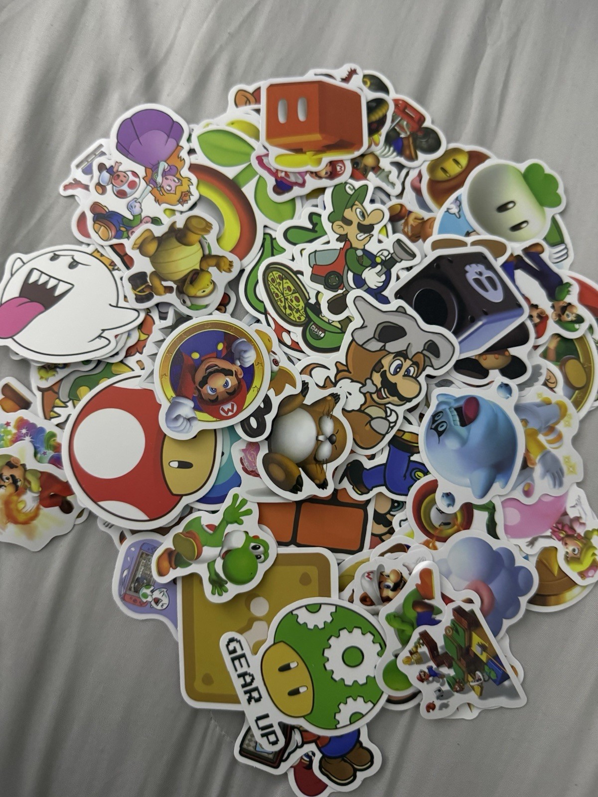 10pcs Random Waterproof Vinyl Stickers Nintendo Super Mario Luggage Phone