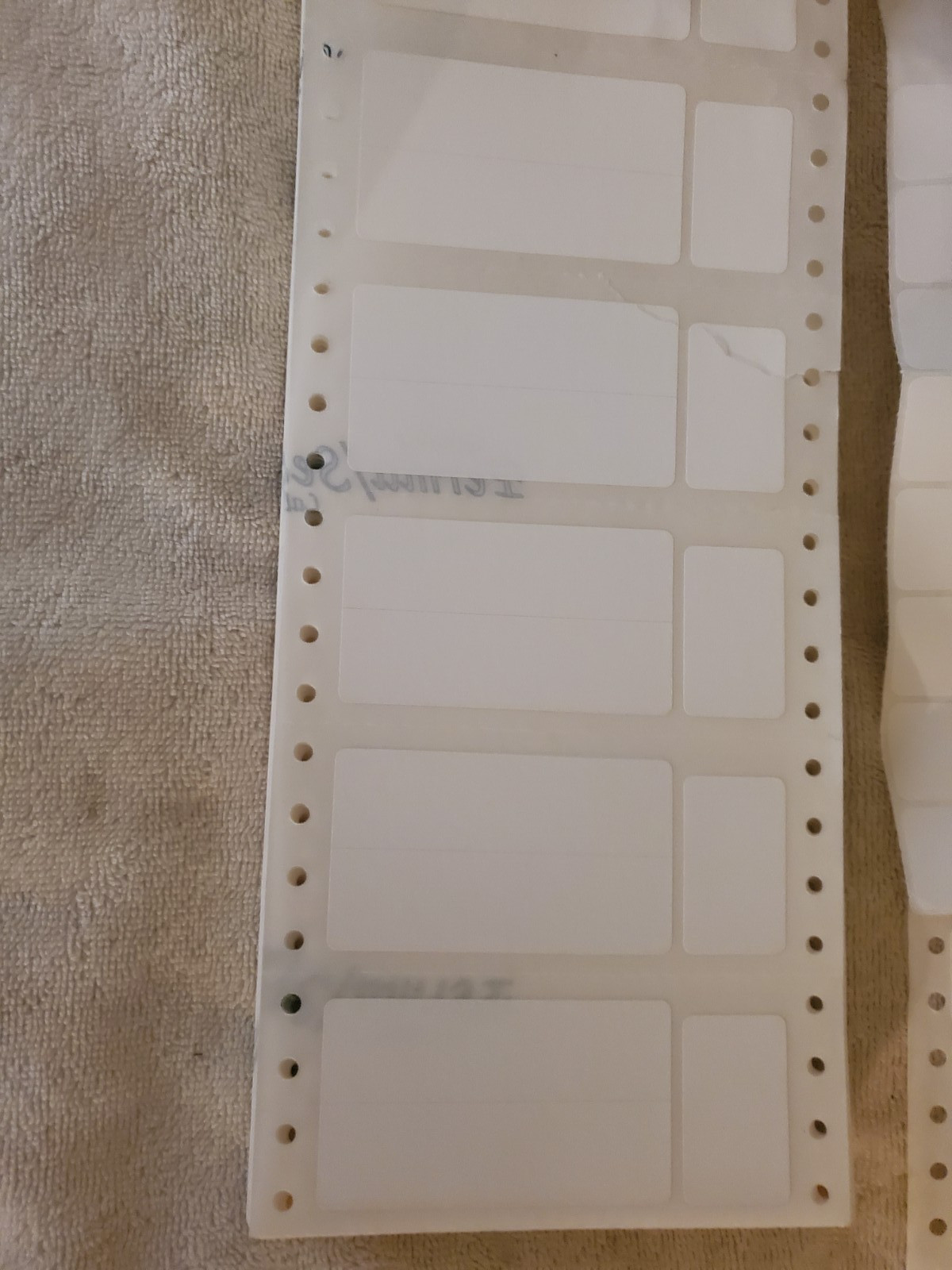 Peel & Stick White Labels Various Shapes x 2100 4 Different Sizes Many Uses