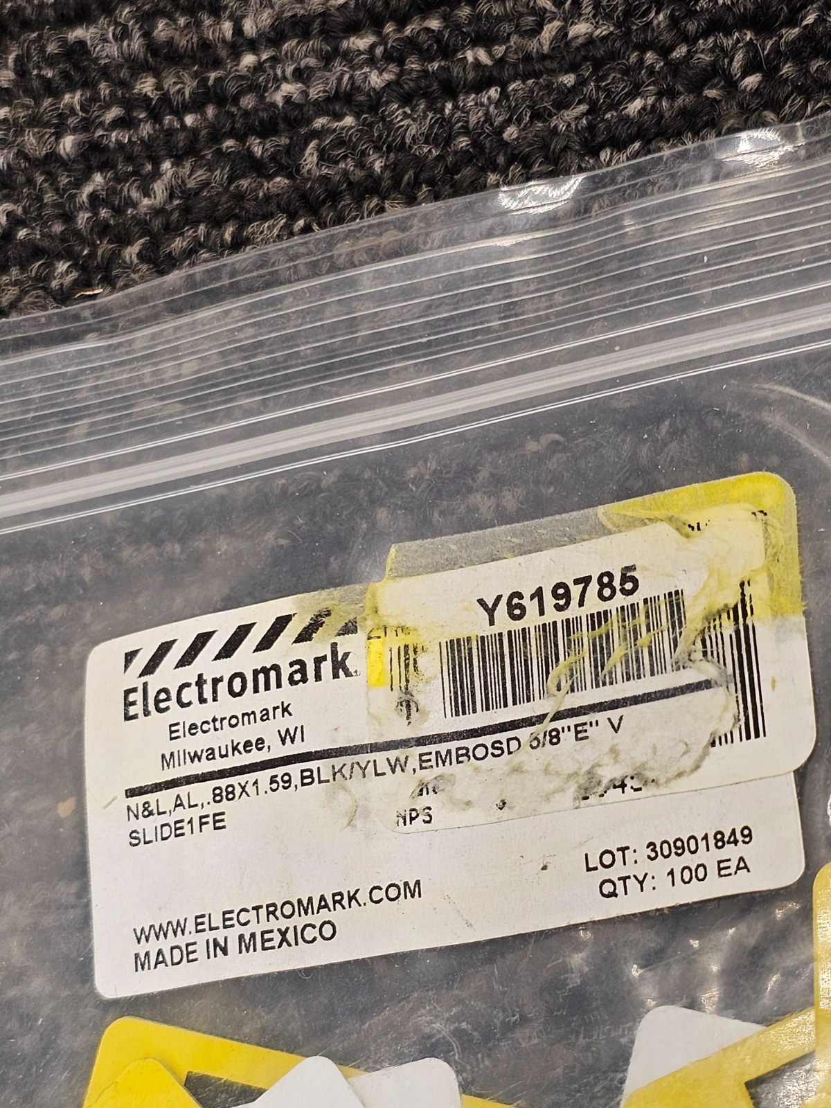 (QTY 100) ELECTROMARK Y619785 Black on Yellow Embossed 5/8 LETTER E