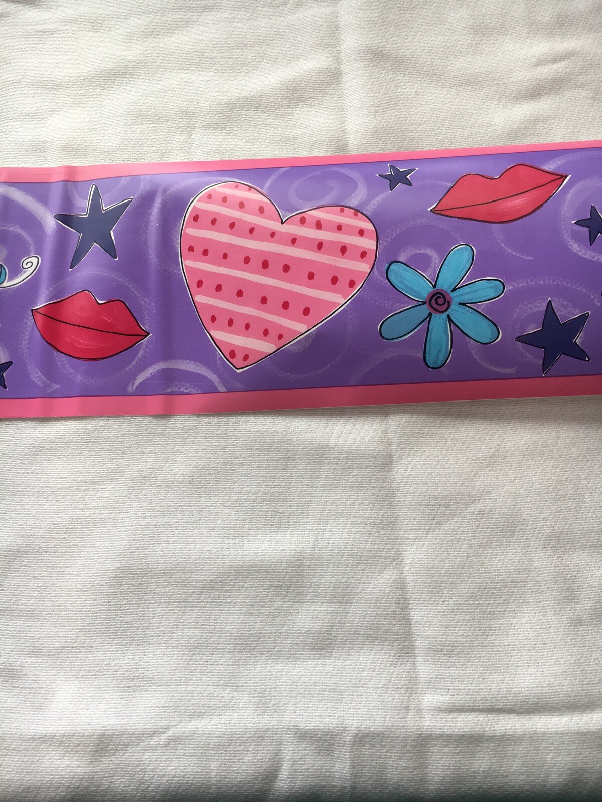 HOT LIPS PURPLE PINK HEARTS STARS LIPS WALLPAPER BORDER. QUIRKY NEW!