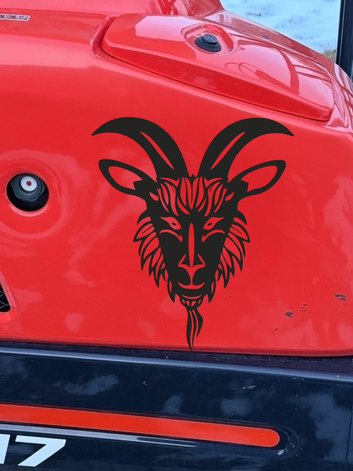 GOAT HEAD HORNS VINYL DECAL FOR Truck SUV Bumper Laptop Home Decor small