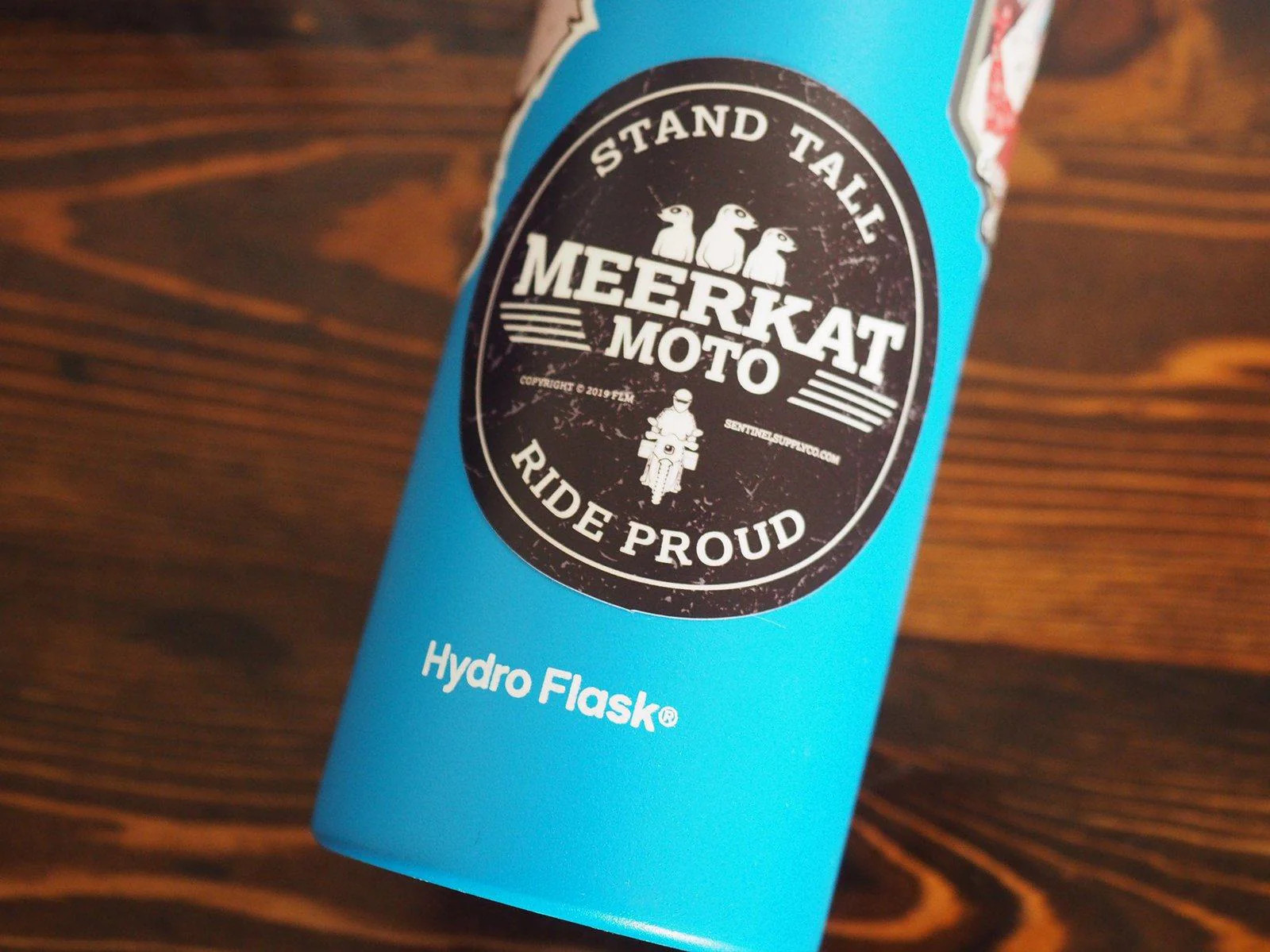 Meerkat Moto – Stand Tall Ride Proud Circle Sticker