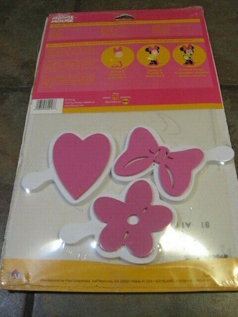 MINNIE MOUSE ~ STENCIL AND STAMP SET ~ INCLUDES STENCIL & (3) STAMPS ~ NIP
