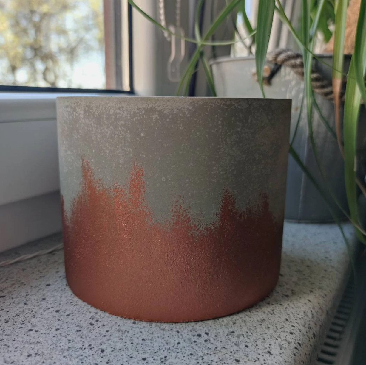 Flower pot concrete in bronze, weather resistant