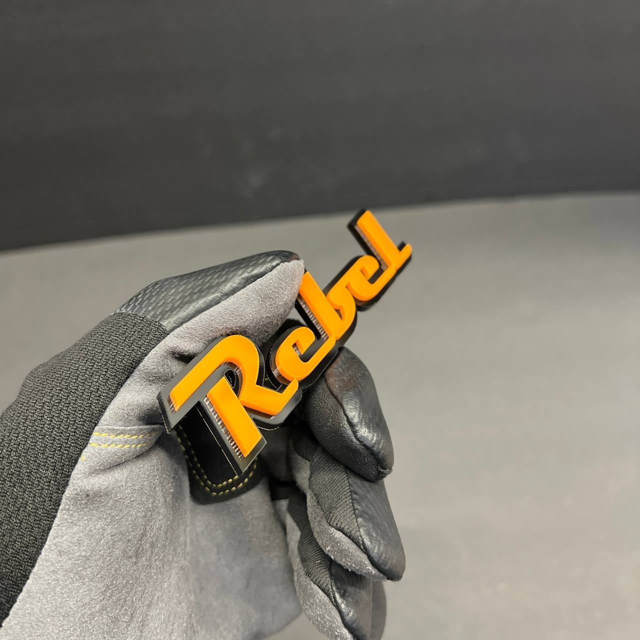 Custom Laser Multicolor Personalized OEM FONT Cut 3DAcrylic Emblem Badge for Car
