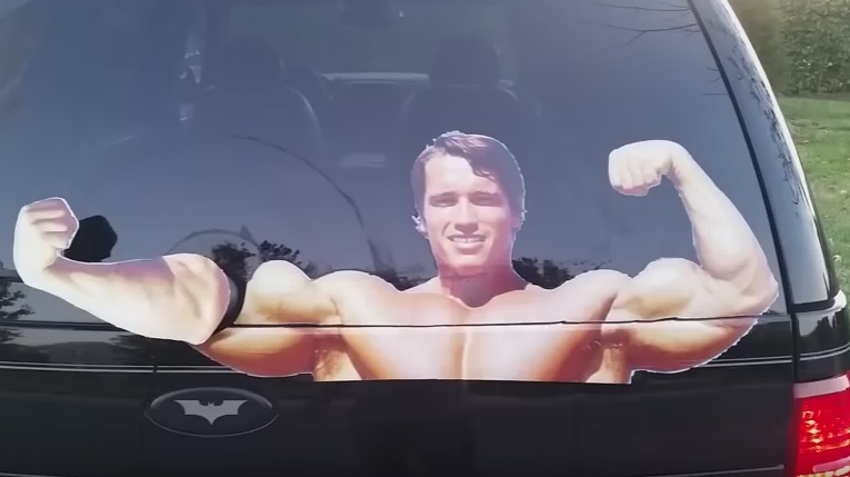 ARNOLD SCHWARZENEGGER WINDSHIELD WIPER SUV CAR TRUCK ARNIE FLEX LADBIBLE UNILAD