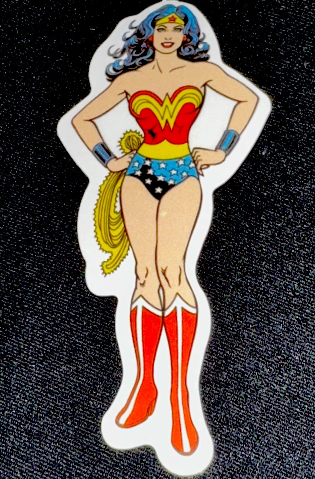 WONDER WOMAN STICKER✨💋⭐️❤️‍🔥⭐️💋✨3 1/4” x 1 1/4”✨GLOSSY✨SEXY & CUTE✨AWESOME💙