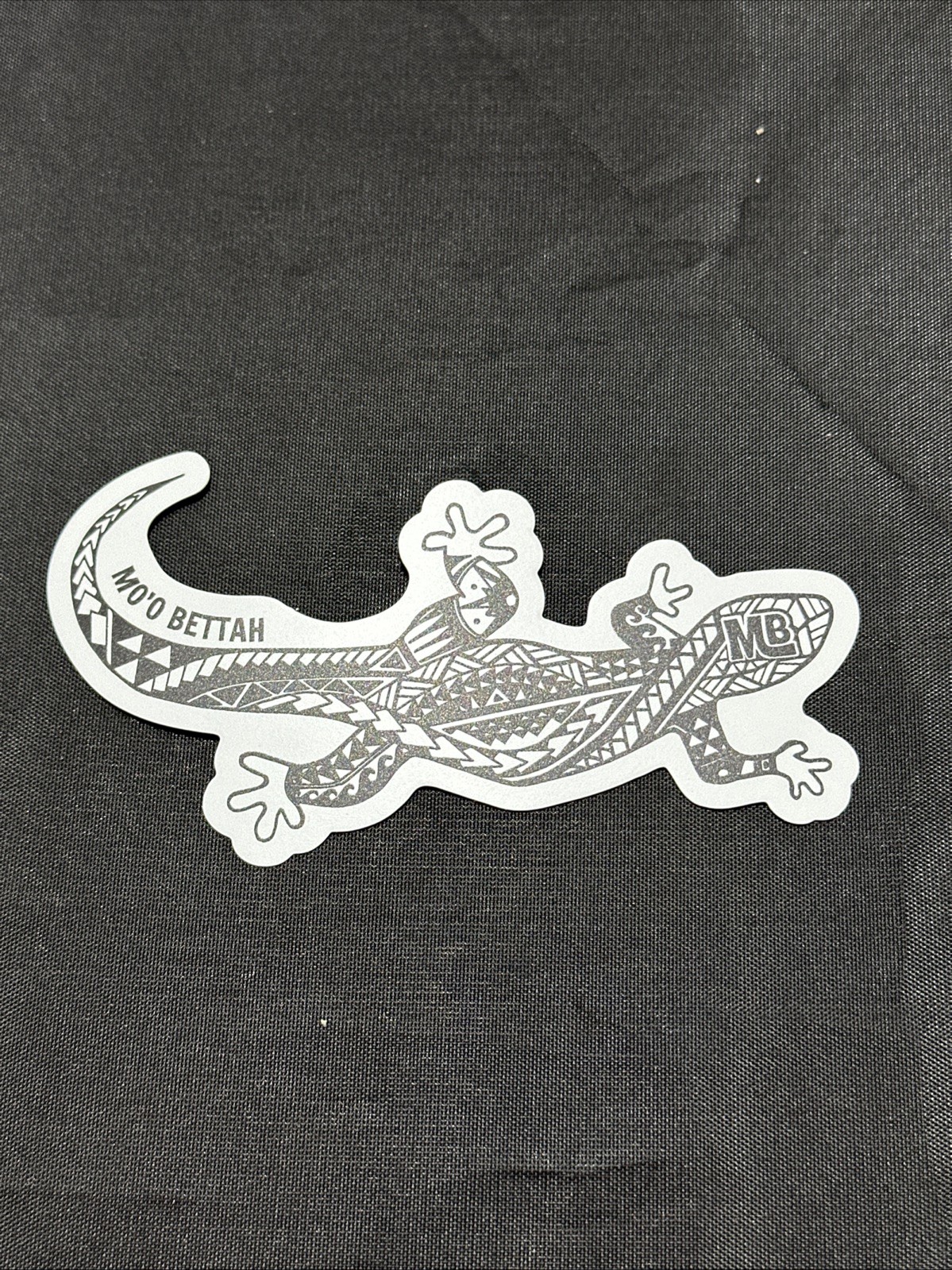 Mo’ Bettahs Hawaiian Food Sticker Black White Gecko Iguana Mo’o Bettah Aztec